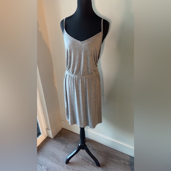 Old Navy Dresses & Skirts - Old Navy Gray Spaghetti Strap Dress